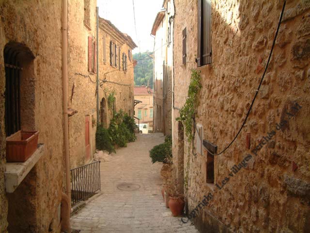 Une des rues du village