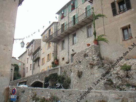 Maisons formant remparts