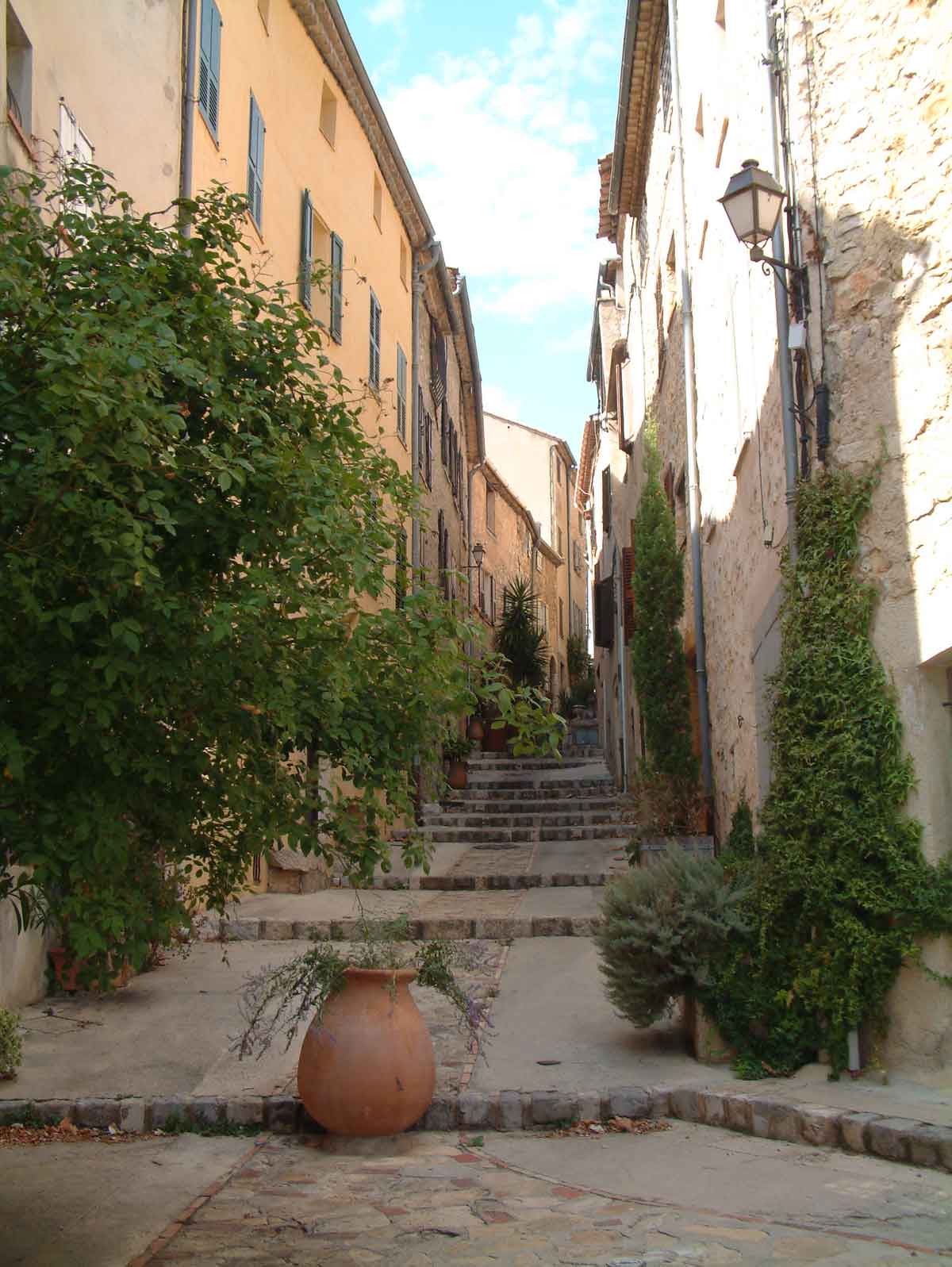 Bas de la rue du Castelet