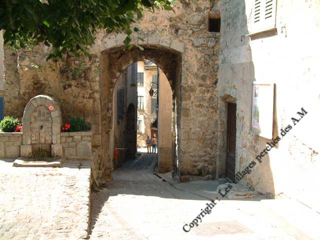 Porte de la maison du Portal