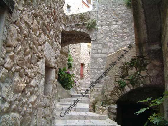 Ruelle montant vers l'�glise