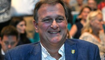 , Médaillé par le maire RN Louis Aliot, Serge Klarsfeld se justifie