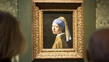 , Pays-Bas: La Jeune Fille à la Perle de Vermeer de retour à sa place